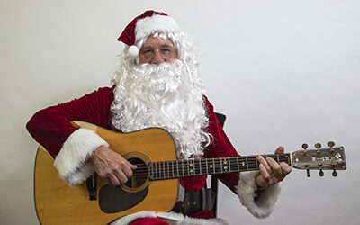 Learn Two Christmas Guitar Classics in Time for the Holidays